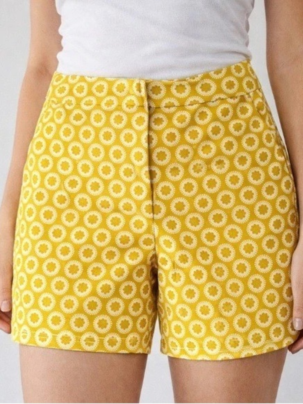 Boden 4” Yellow Geometric Print Shorts